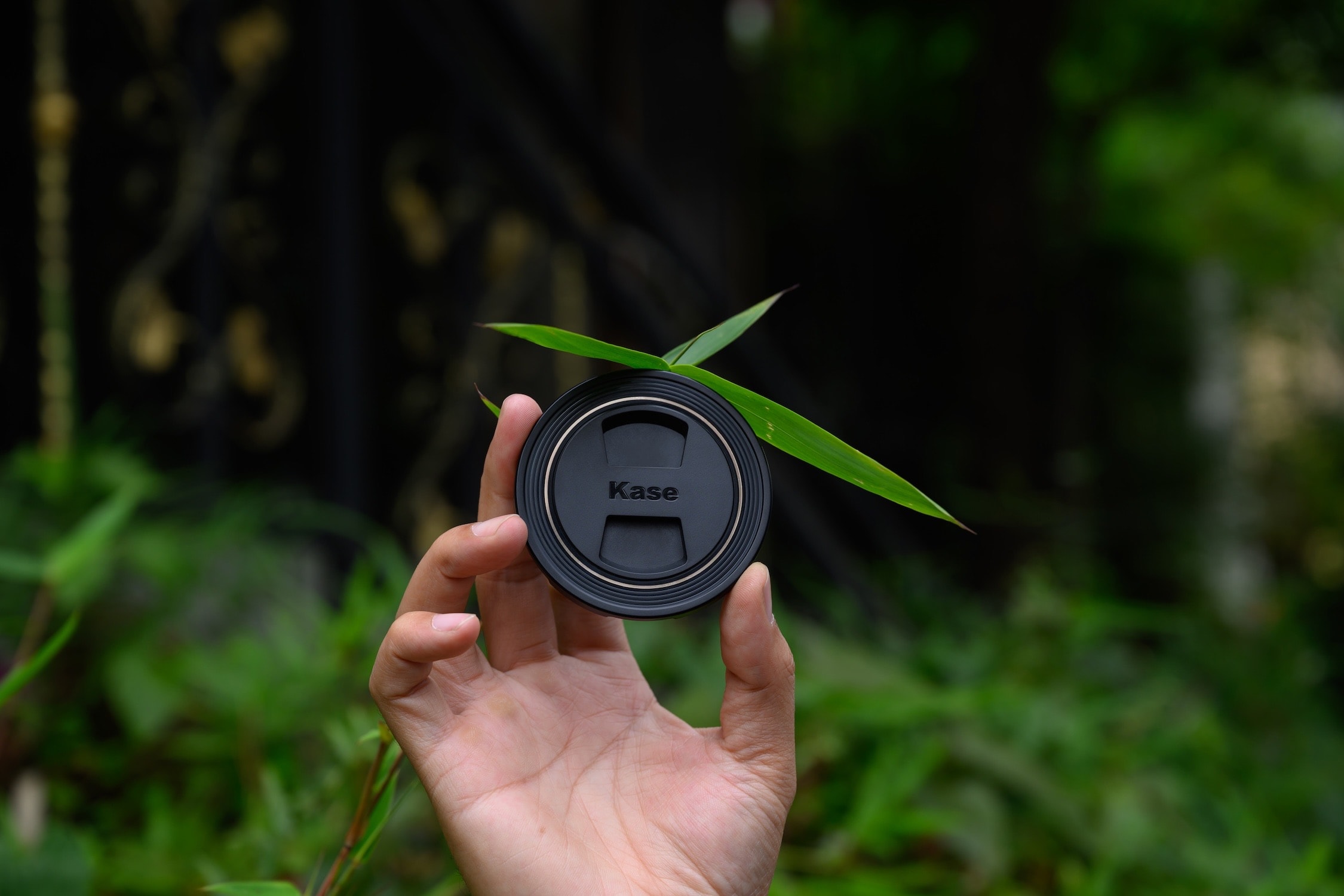 KW Revolution Magnetic Lens Cap Set incl. Inlaid Adapter Ring KW Revolution Magnetic Lens Cap Set incl. Inlaid Adapter Ring