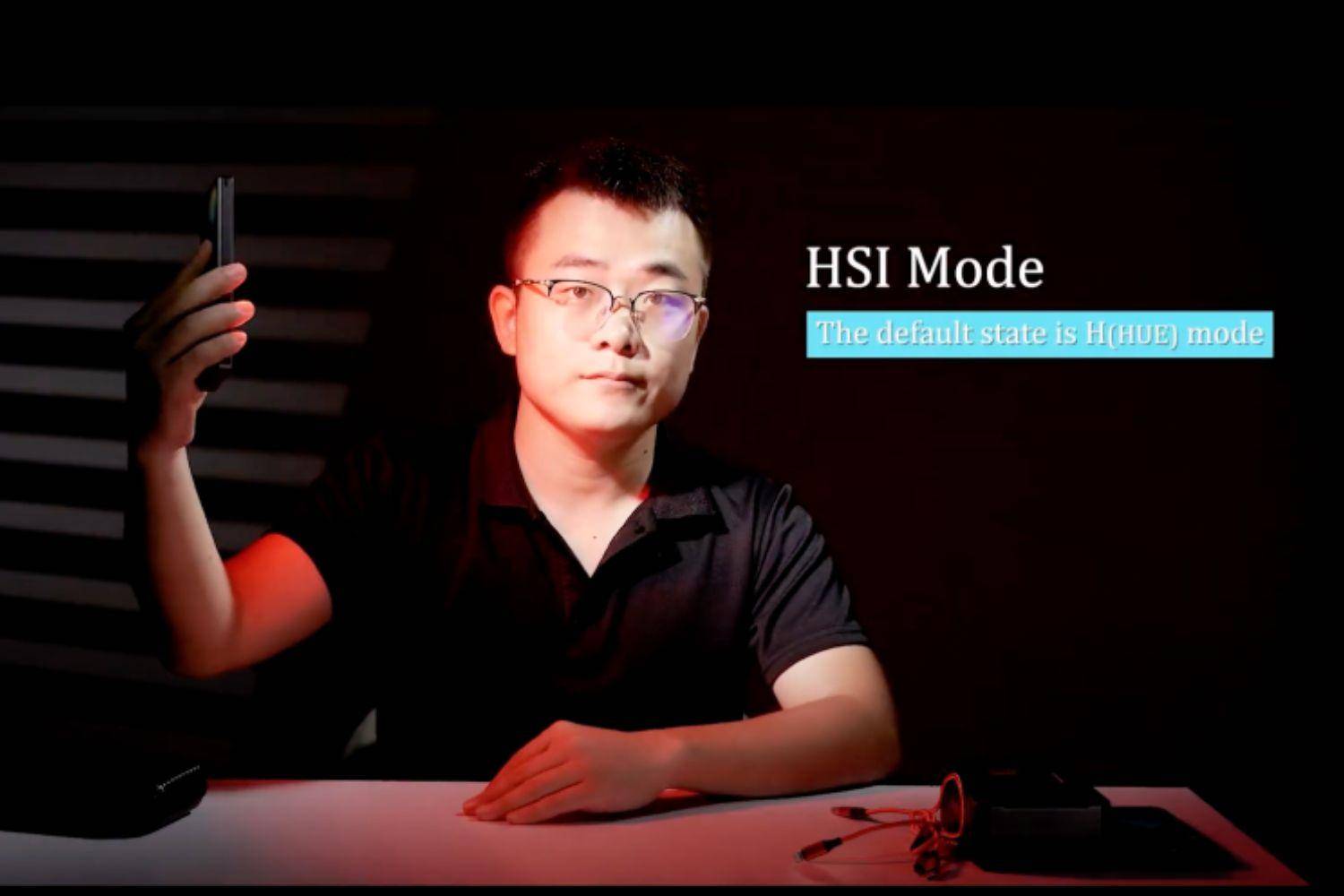 LED video light with integrated power bank ColorGlow TC 158 LED video light with integrated power bank ColorGlow TC 158