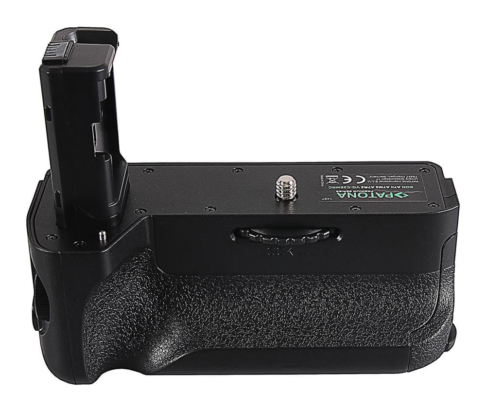 PATONA Premium Battery Grip for Sony A7 II / A7M2 / A7R2 VG-C2EMRC – 2 x NP-FW50 Batteries incl. Remote PATONA Premium Battery Grip for Sony A7 II / A7M2 / A7R2 VG-C2EMRC – 2 x NP-FW50 Batteries incl. Remote