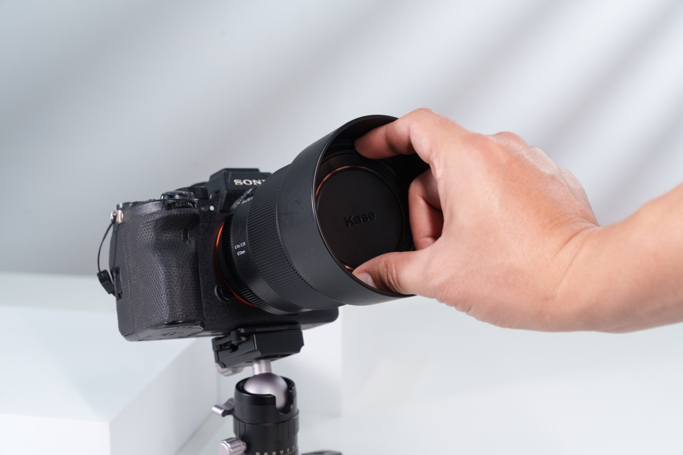 KW Revolution Magnetic Lens Cap Set incl. Inlaid Adapter Ring KW Revolution Magnetic Lens Cap Set incl. Inlaid Adapter Ring