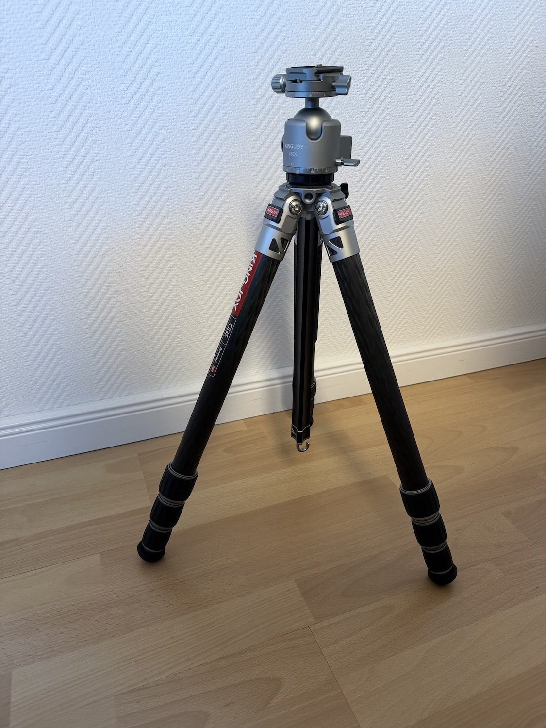 Zestaw karbonowego statywu Mountain Series C83S z głowicą TX30 i kolumną centralną