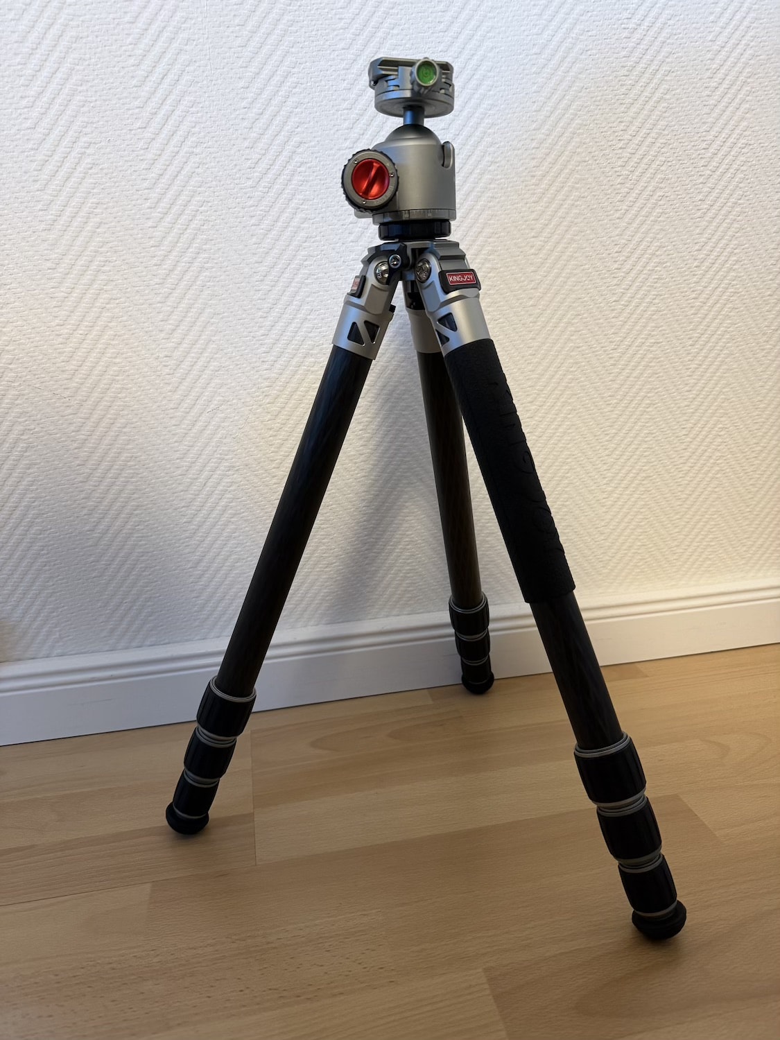 Zestaw karbonowego statywu Mountain Series C83S z głowicą TX30 i kolumną centralną