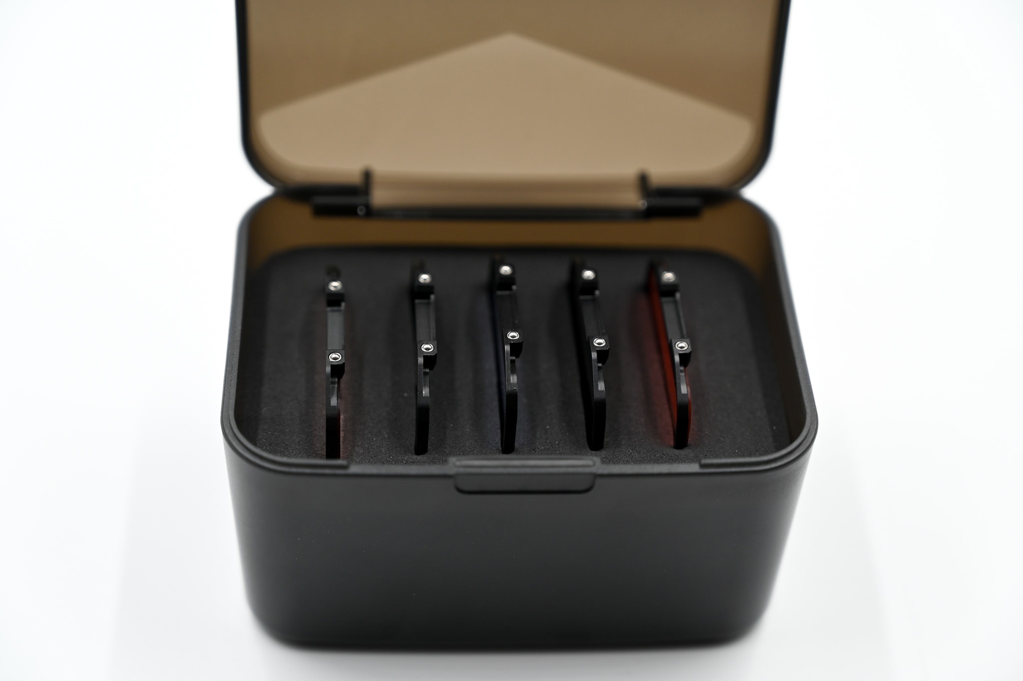 Estojo de armazenamento para filtros de encaixe Sony Full Frame e Nikon série Z Estojo de armazenamento para filtros de encaixe Sony Full Frame e Nikon série Z