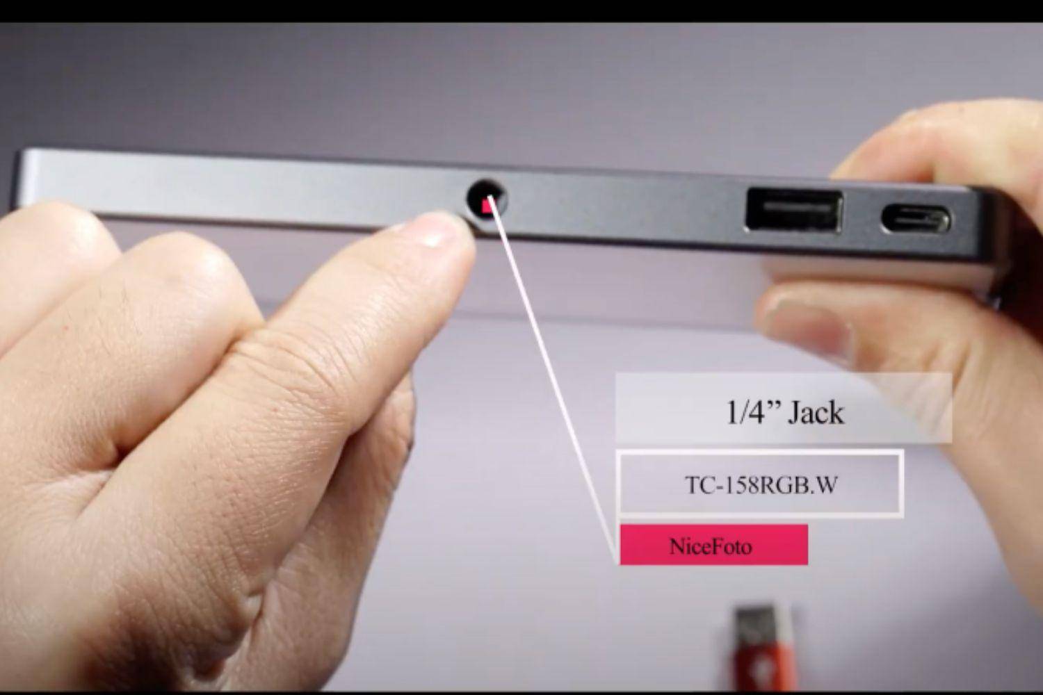 LED video light with integrated power bank ColorGlow TC 158 LED video light with integrated power bank ColorGlow TC 158