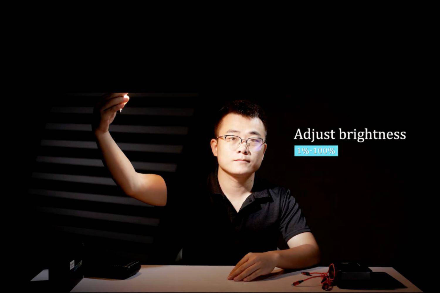 LED video light with integrated power bank ColorGlow TC 158 LED video light with integrated power bank ColorGlow TC 158